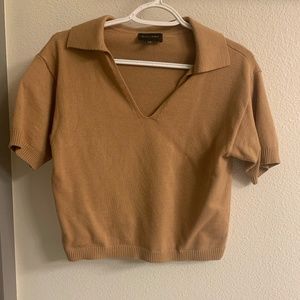 Neutral relaxed Collar Top